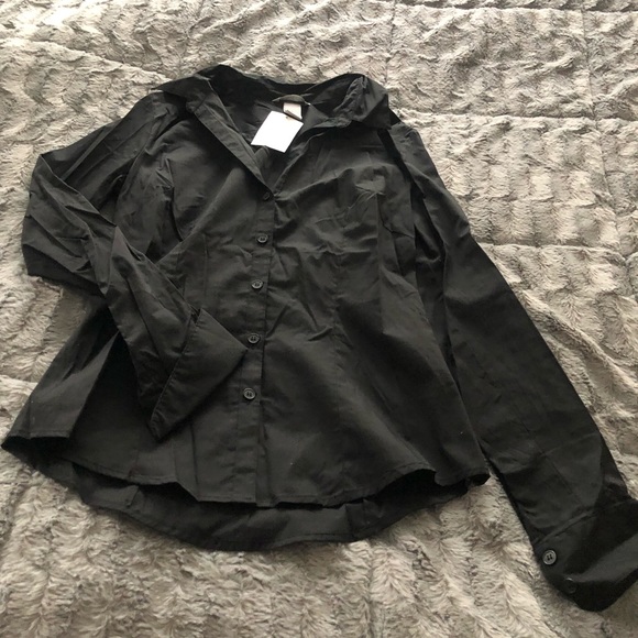 H&M women’s button up shirt. BNWT - Picture 1 of 2